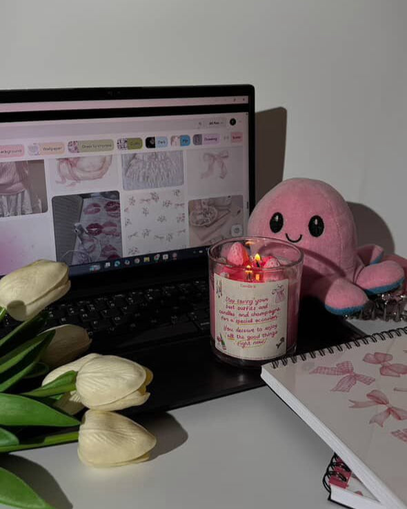 Girly Core Candle🎀