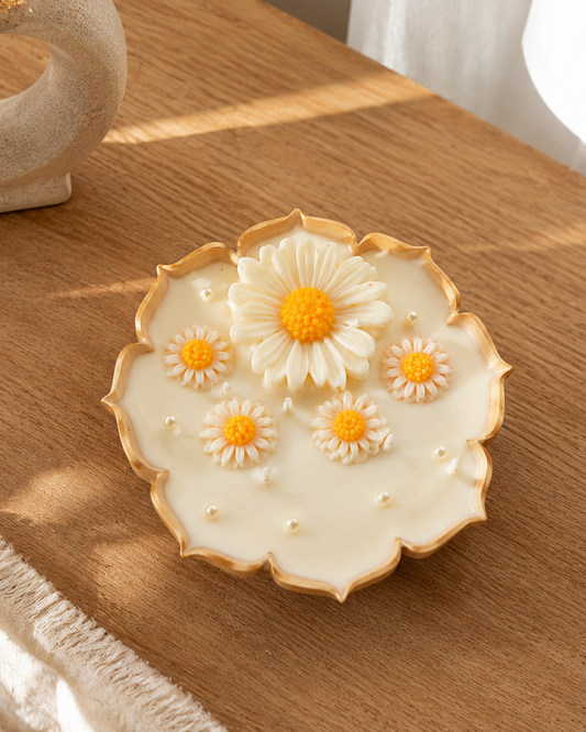 Golden Daisy Urli Soy Scented Candle
