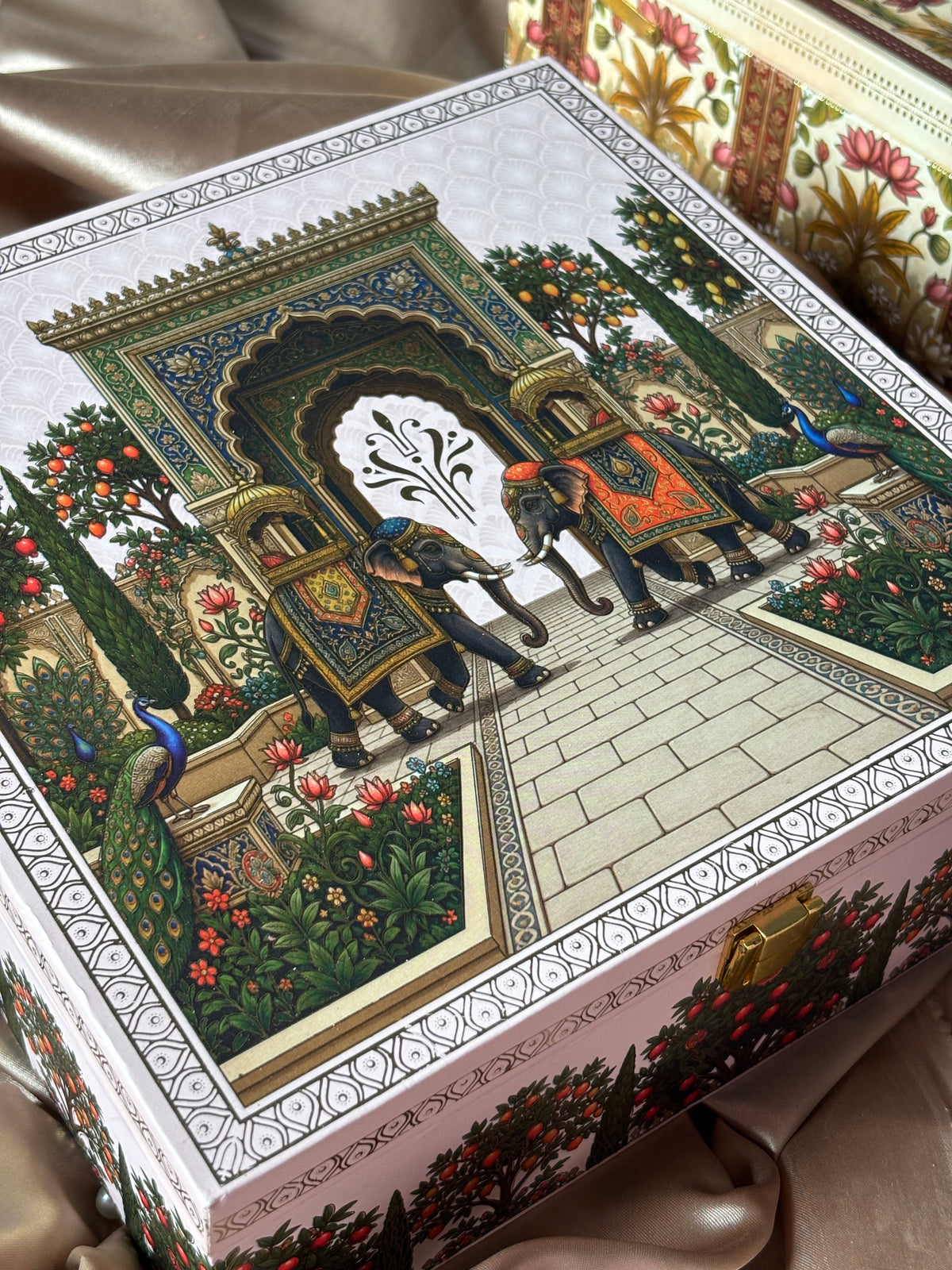 The Nazrana Gift Box - Shahi Gifting
