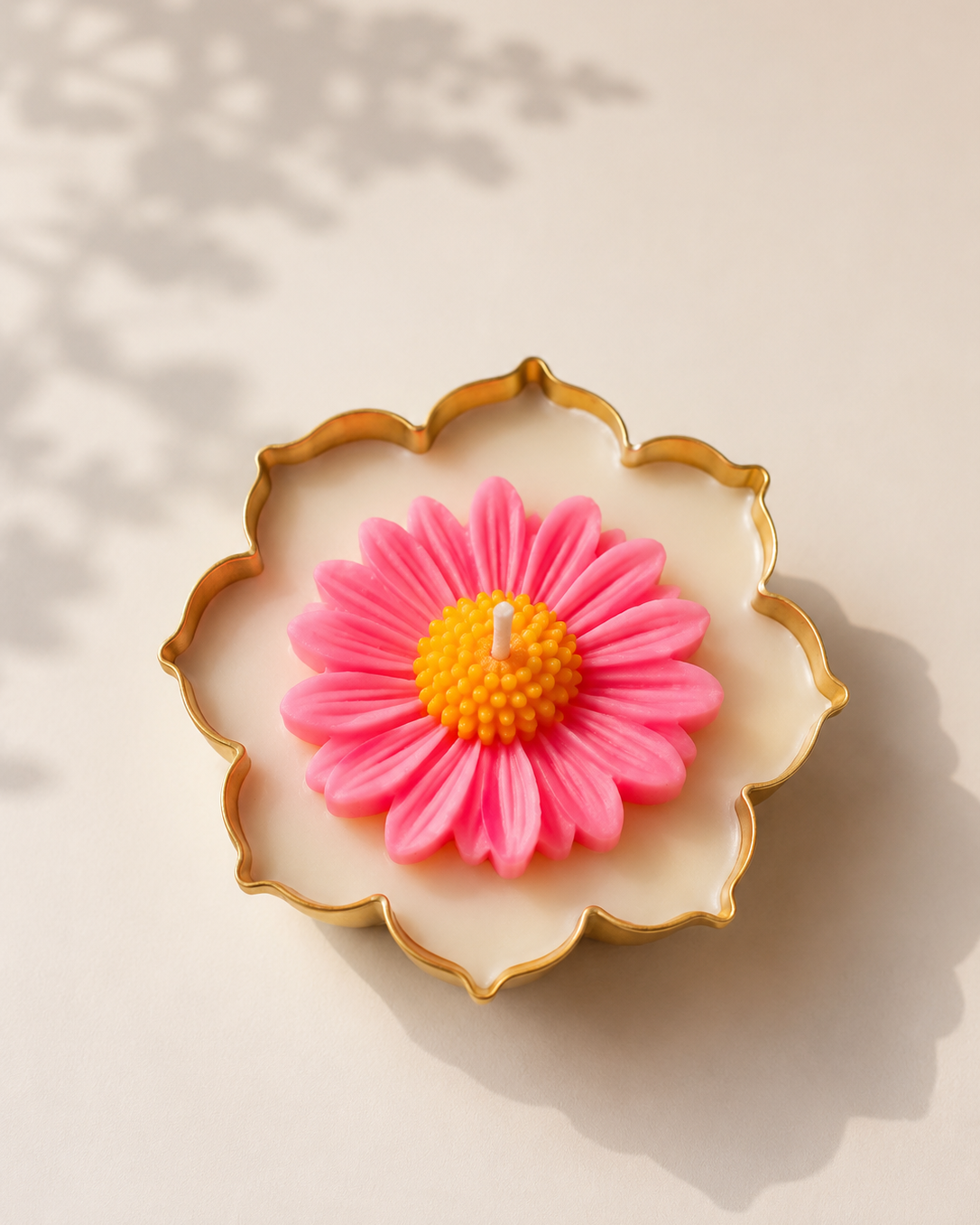 Daisy Metal Urli Soy Scented Candle